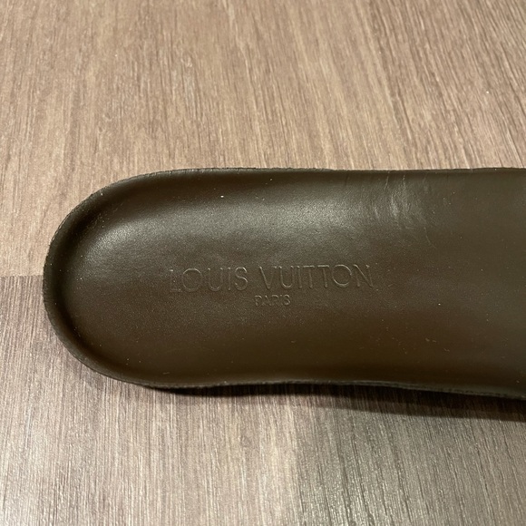 Louis Vuitton Damier Sneakers - Picture 7 of 10